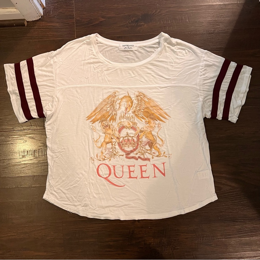 Daydreamer Queen Graphic Tee